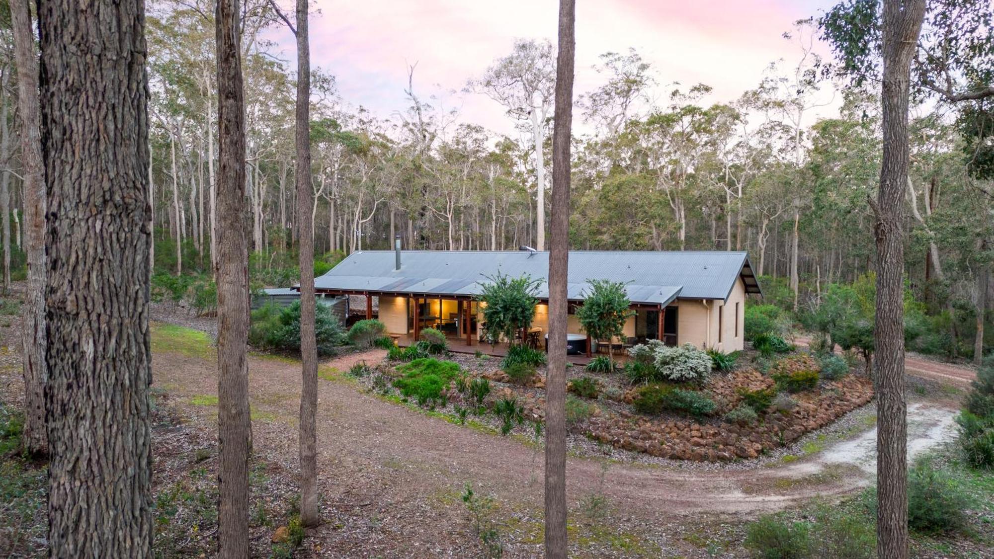 Jarrah Grove Forest Retreat - Adults Only Luxury Chalet Rosa Glen Exterior photo